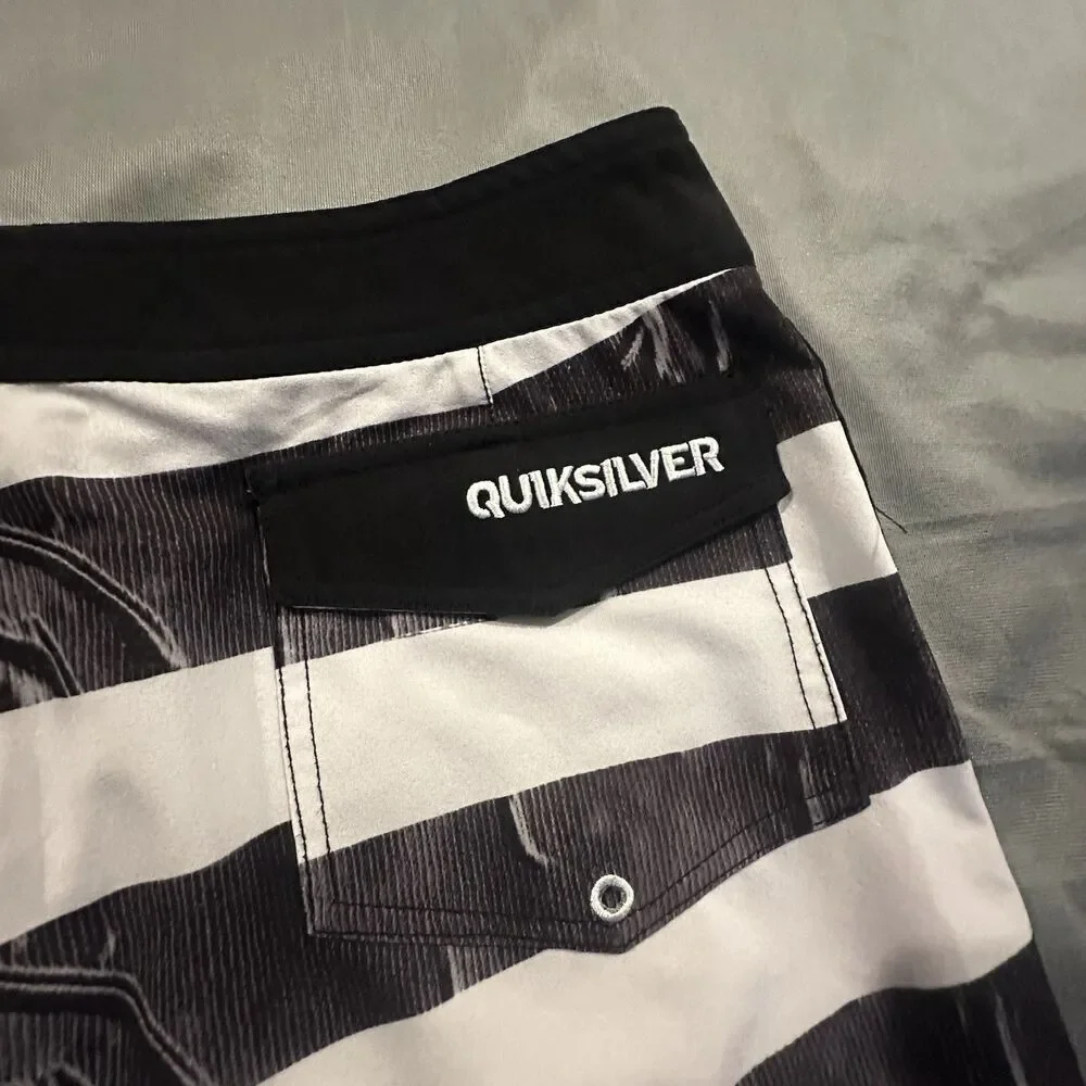 Quicksilver Cypher Series Board Shorts 4 Way Stretch Mens 31 Black Striped Swim